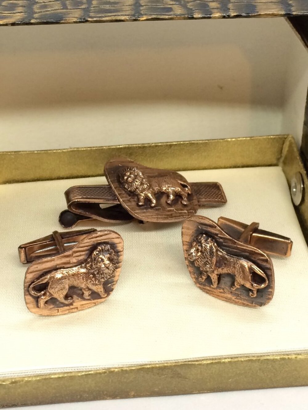 VINTAGE LION CUFFLINKS Tie Clip Set Copper Tone Figural Original Box Unused